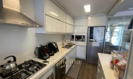 Excelente apartamento à venda de 3 dormitórios e terraço no kobrasol!