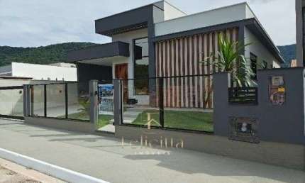 Casa com 03 dormitórios 01 suíte em Forquilhas, São José/SC