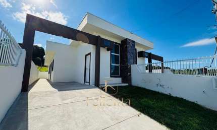 Casa com 03 dormitórios 01 suíte em Areias, São José/SC