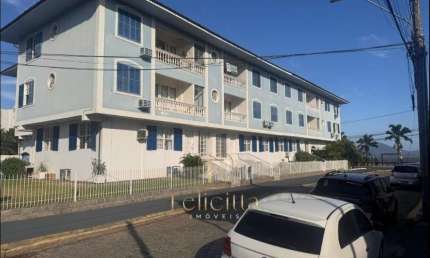 Apartamento com 03 dormitórios em Coqueiros, Florianópolis/SC
