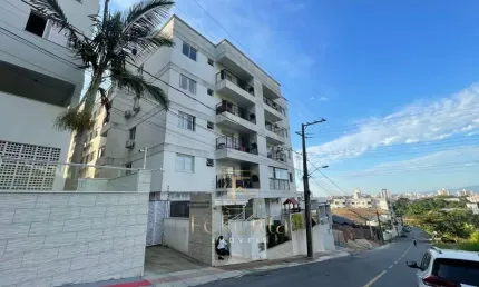 Apartamento com 02 dormitórios no bairro Ipiranga em São José/SC
