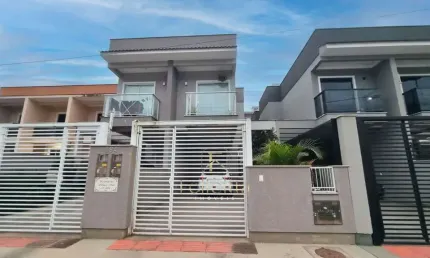Sobrado com 3 dormitórios 02 banheiros em potecas, em são josé/sc