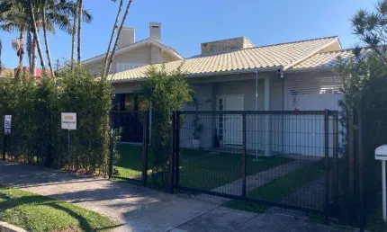 Casa com 3 dormitórios à venda, 164 m² por R$ 3.800.000,00 - Jurerê Internacional - Florianópolis/SC