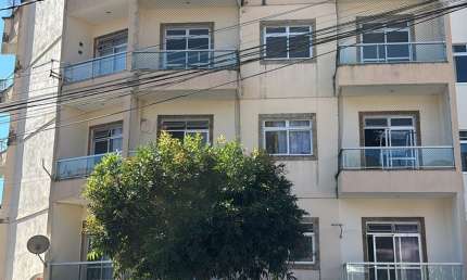 Aluguel no Nova Era! 2 Quartos, Garagem e Excelente Localização!