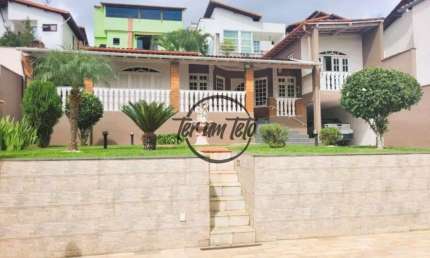 Casa Colonial com Piscina e Churrasqueira – Preço Incrível!
