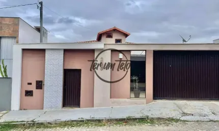 ✨ Alto Padrão no Bairro Lourdes – Casa com 3 Quartos, Jardim e 4 Vagas!