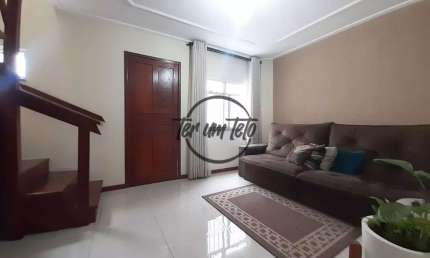 Oportunidade no Monte Castelo! Casa com 2 Quartos, Vaga Coberta e Reformada!