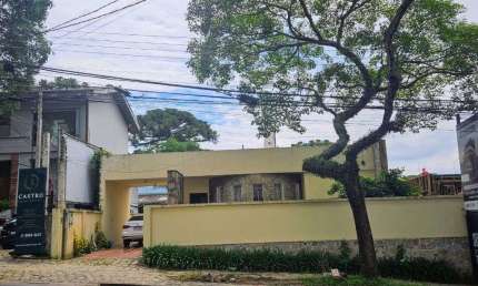 Casa comercial com 3 salas para alugar na Rua Alferes Ângelo Sampaio, 684, Água Verde, Curitiba