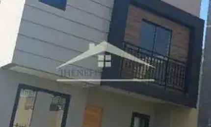 SOBRADO COM SUITE À VENDA pronto para morar construido em alto padrão com quintal nos fundos  e garagem para 2 carros .