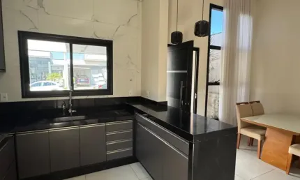 Casa Disponível para Venda ou Locação no Condomínio Jardins dos Impérios em Indaiatuba-SP