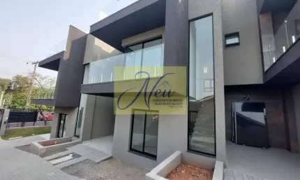 Sobrado a venda  3 quartos , suite e terraço no Boqueirão- Curitiba/PR