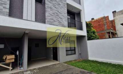 Sobrado em condomínio com 03 quartos, suíte e terraço- Uberaba- Curitiba/PR