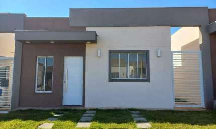 Casa à venda de 160m² com 3 quartos, sendo 1 suíte, e 2 vagas de garagem, no Condomínio Reserva Taquaral I