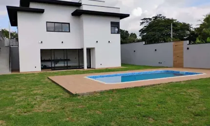 Casa à Venda em Atibaia com 240m2 no Jardim Morumbi