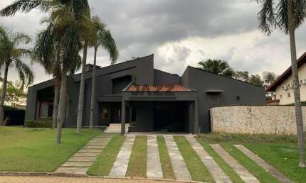 Casa  no Coração do Gramado com 4 suítes para venda e aluguel