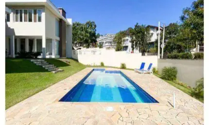 Casa Luxuosa à Venda em Atibaia com 816m2  - 5 suítes