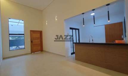 Casa à venda com 182 m², três quartos, três banheiros, piscina e duas vagas de garagem no Residencial Água Branca II
