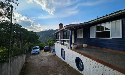 Linda Chácara à Venda em Bragança Paulista, porteira fechada