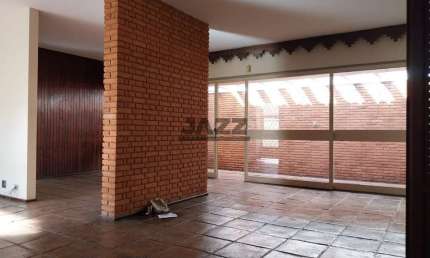Casa à venda no São Dimas, com 307 m², 6 quartos, 3 banheiros, quintal e 2 vagas de garagem