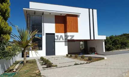 Casa localizada no Condomínio Vale Das Águas, em Bragança Paulista.