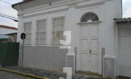 Casa com 3 quartos à venda na Rua Doutor Osvaldo Cruz, 403, Centro, Amparo