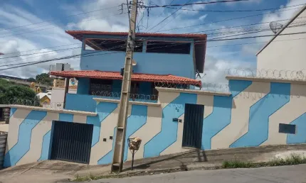Casa com 2 quartos para alugar na Rua Tenente Porteira, 35, Arcádia, Conselheiro Lafaiete