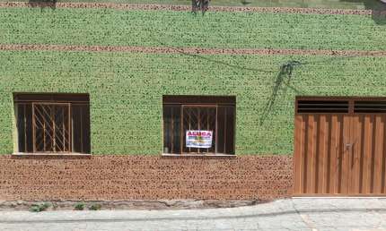 Casa com 2 quartos para alugar na Rua Augusto Getúlio Vieira, 690, São Dimas, Conselheiro Lafaiete