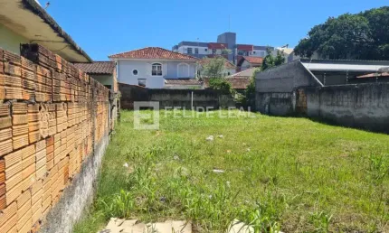 Terreno à venda na Rua Alcino Manoel da Silva, 415, Praia Comprida, São José