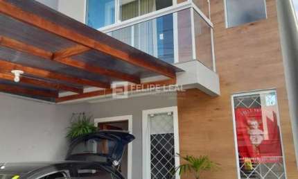 Sobrado em São João do Rio Vermelho  -  Florianópolis