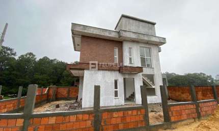Casa Sobrado em São João do Rio Vermelho  -  Florianópolis