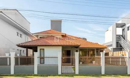 Casa em Condominio em Morro das Pedras - Florianópolis, SC