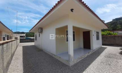 Casa em Fazenda da Armação - Governador Celso Ramos, SC