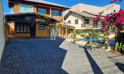 Casa com 3 quartos à venda na Avenida Alfredo Brunetti, 471, Armação, Penha