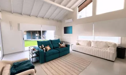 Casa em Condominio em Cachoeira do Bom Jesus Leste - Florianópolis, SC