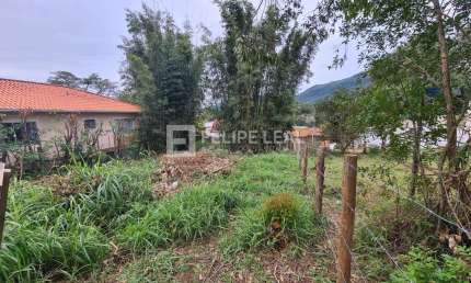 Lote / Terreno em Areias de Baixo  -  Governador Celso Ramos