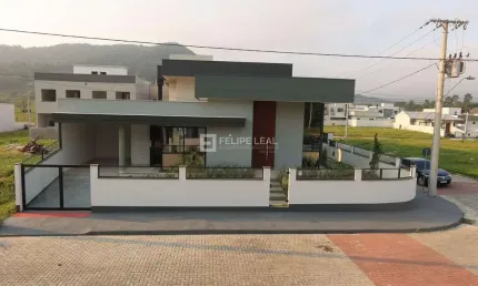 Casa com 3 quartos à venda na Rua Antônio Edineu Arruda, Forquilhas, São José