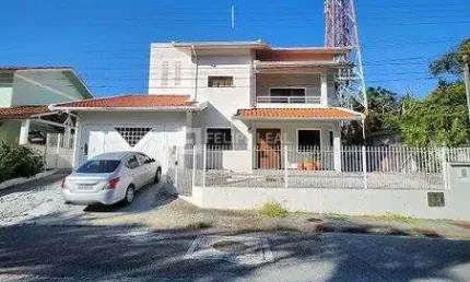 Casa com 3 quartos à venda na Rua Arvoredo, 65, Centro, São José