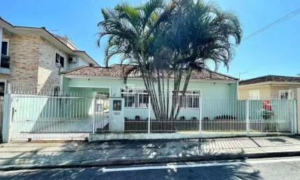 Casa com 3 quartos à venda na Rua Santa Bárbara, 66, Flor de Nápolis, São José