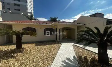 Casa com 3 quartos à venda na Rua Vinte e Um de Abril, 61, Centro, Palhoça