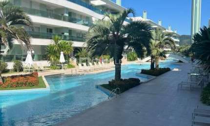 Apartamento privativo de Frente para a praia de 4 dormitórios sendo 3 suítes em Cachoeira do Bom Jesus  -  Florianópolis