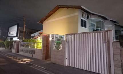 Casa com 3 quartos à venda na Rua Francisco Inácio Do Nascimento, 64, Forquilhas, São José