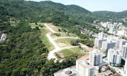 Terreno à venda na Rua Rodrigo Rampinelli Jeremias, 1, Itacorubi, Florianópolis