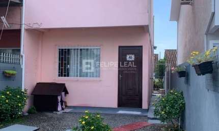 Casa com 2 quartos à venda na Rua Armando Martins Schnorrenberger, 494, Ceniro Martins, São José