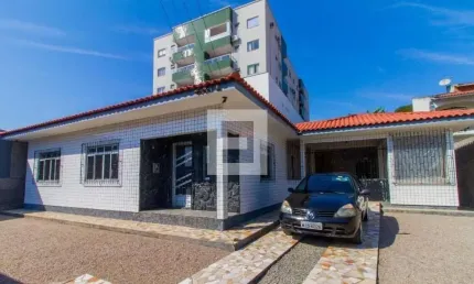 Casa com 03 dormitórios em terreno de 360m² no bairro serraria  -  são josé