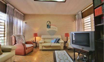 RE/MAX Vende Casa 3 quartos, sendo 01 suíte, sala 2 ambientes, copa, cozinha, jardim de inverno, 4 vagas, bairro Botafogo - Campinas / SP