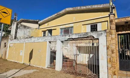 Re/max vende casa para investimento com valor abaixo do valor de mercado por r$308.000,00 com 122m2 de área construída e 300m2 de terreno.