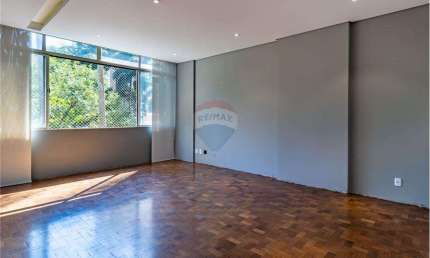 Apartamento à venda: 112 m² de área útil, com 03 quartos (sendo 1 suíte adaptada), 01 vaga coberta, no Cambuí, Campinas/SP.