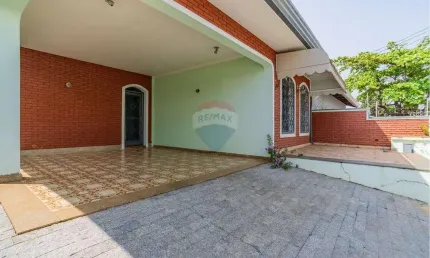 Casa térrea à venda no Parque Taquaral, com 182m² de área útil e 339 m³ de terreno, com 03 quartos (sendo 1 suíte), no Parque Taquaral, em Campinas.