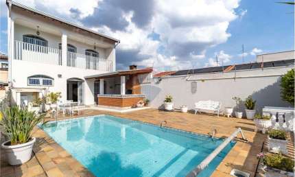 RE/MAX Vende Casa no Jardim Paraíso com 227,60m2 de área construída e 380m2 de terreno, piscina, R$ 749.500,00