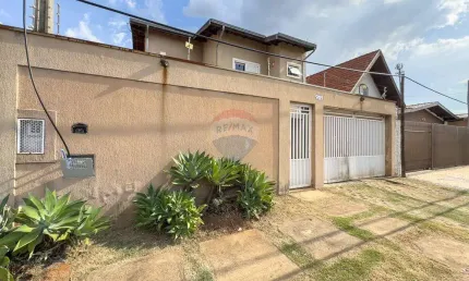 RE/MAX Vende Casa 138m², R$795.000 3 Dormitórios, 1 Suíte e closet, 3 Salas, 4 Vagas e Área Gourmet - Parque Prado Campinas SP